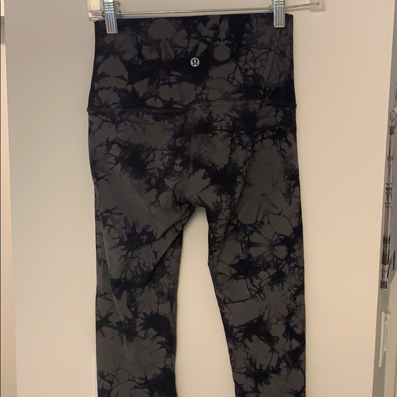 lululemon athletica Pants - Like New Lululemon Wunder Under Leggings Size 4